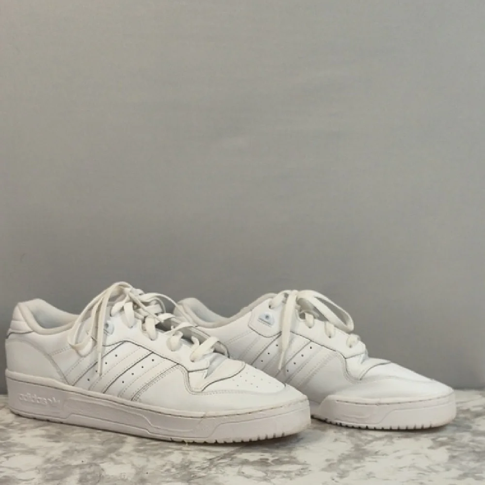 Adidas Men's Rivalry Low White Classic Sneakers , Size 13